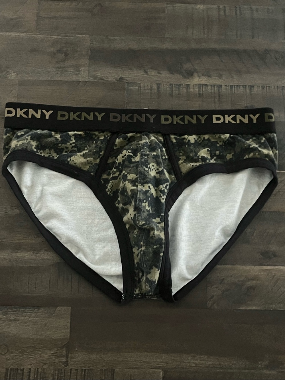 RARE DKNY COTTON STRETCH CAMO BRIEFS